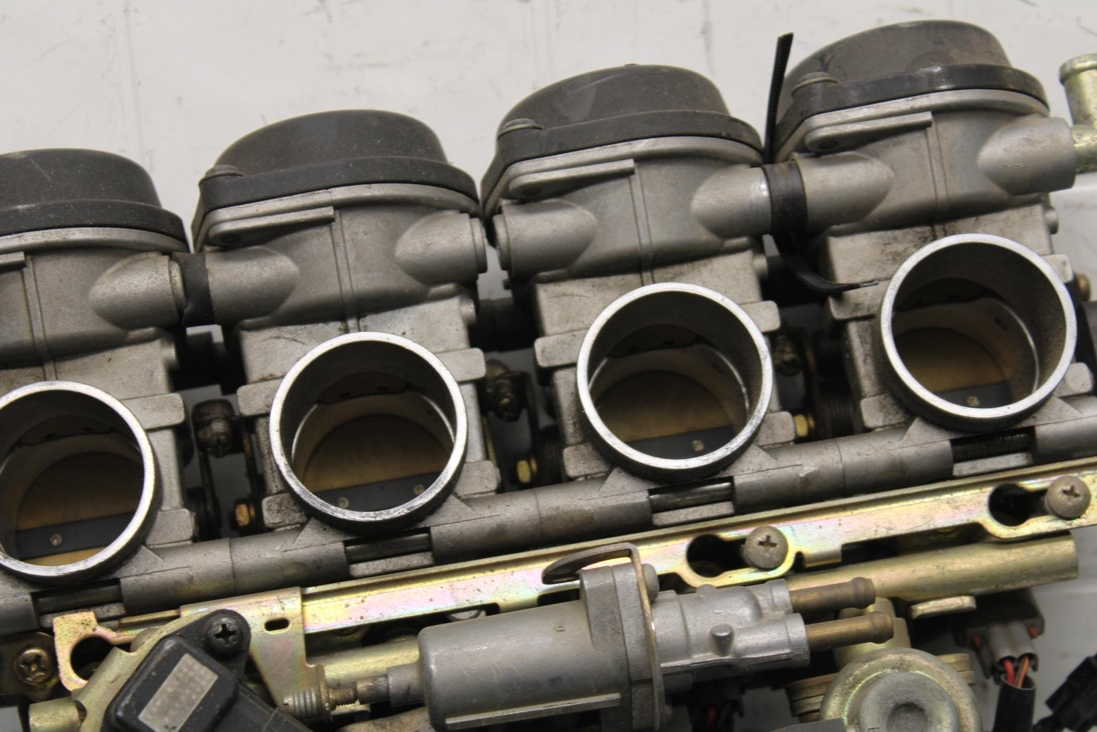 2007 Yamaha YZF R6S MAIN FUEL INJECTORS / THROTTLE BODIES 5SL-13750-00-00 BB594