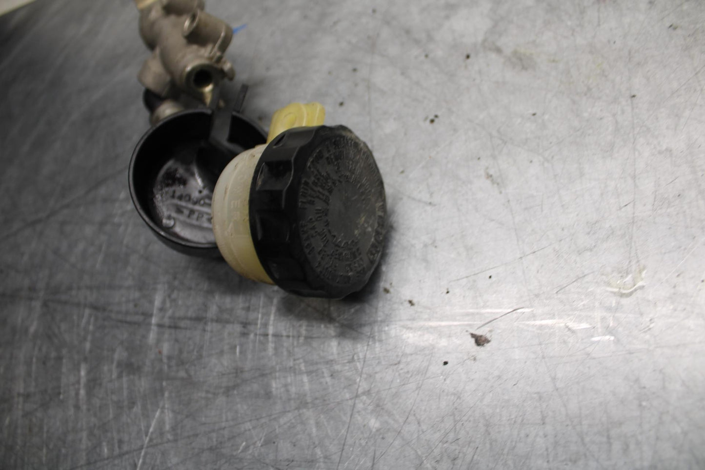 2003 Kawasaki Z1000 REAR BACK BRAKE MASTER CYLINDER W RESERVOIR 43015-1706 BB35