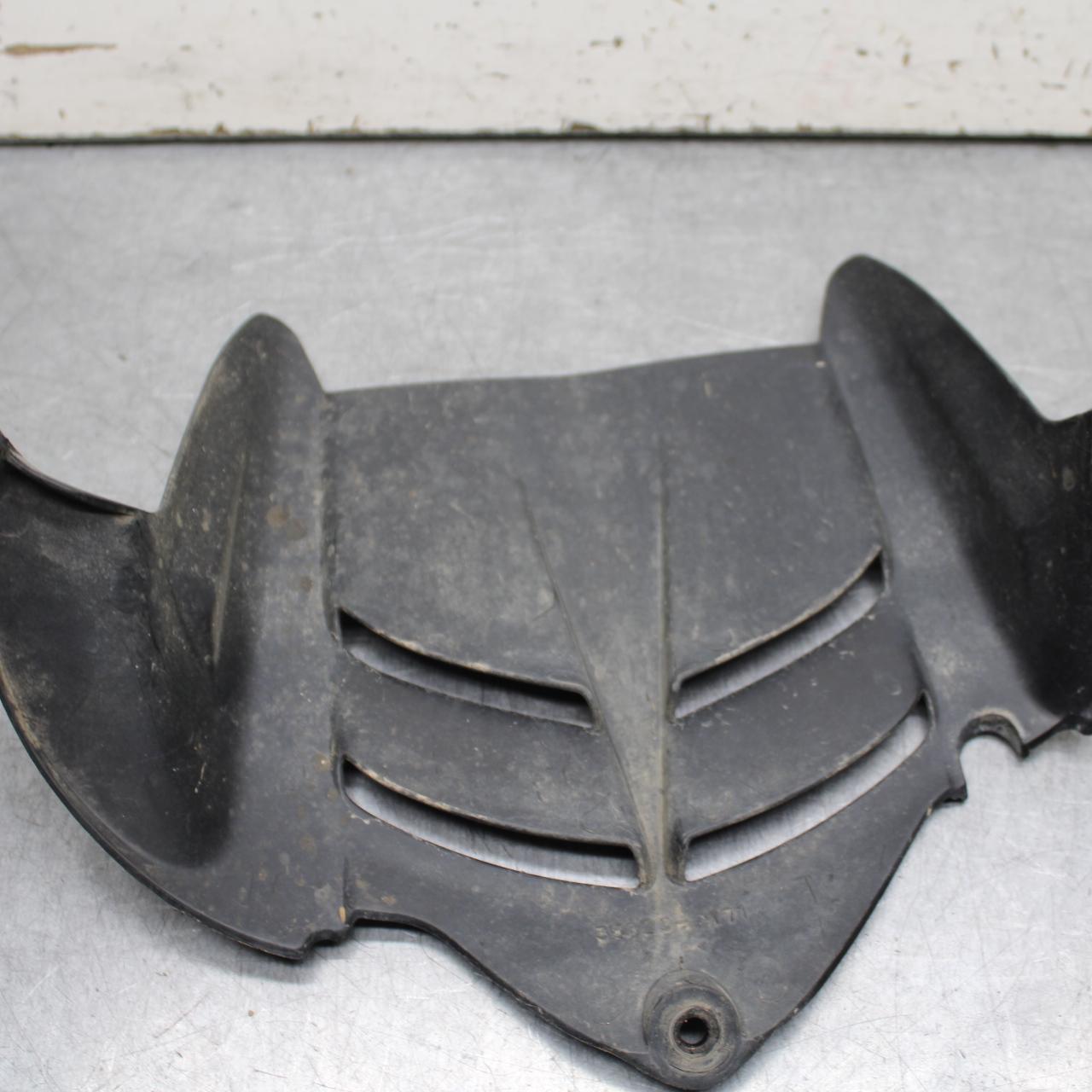 21 KAWASAKI NINJA ZX6R REAR BACK WHEEL TIRE HUGGER FENDER 35023-0171 BB647