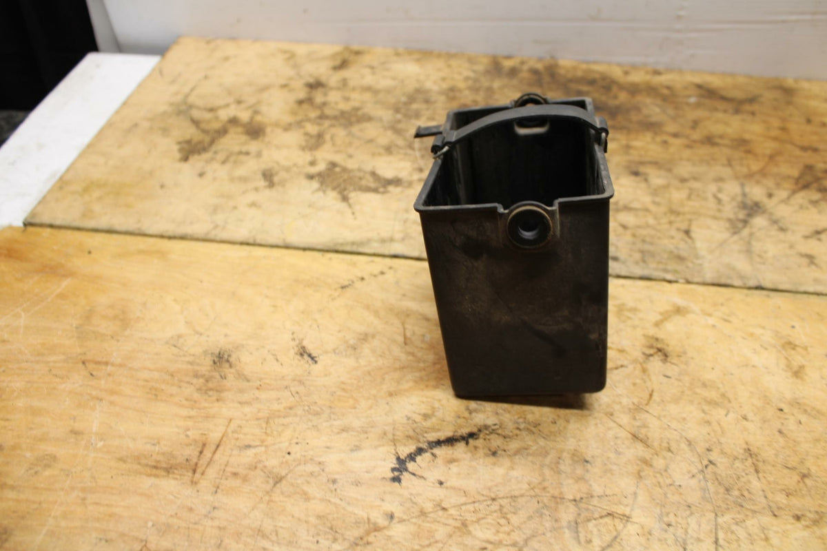 91-93 YAMAHA FZR1000 BATTERY TRAY PLASTIC BB339