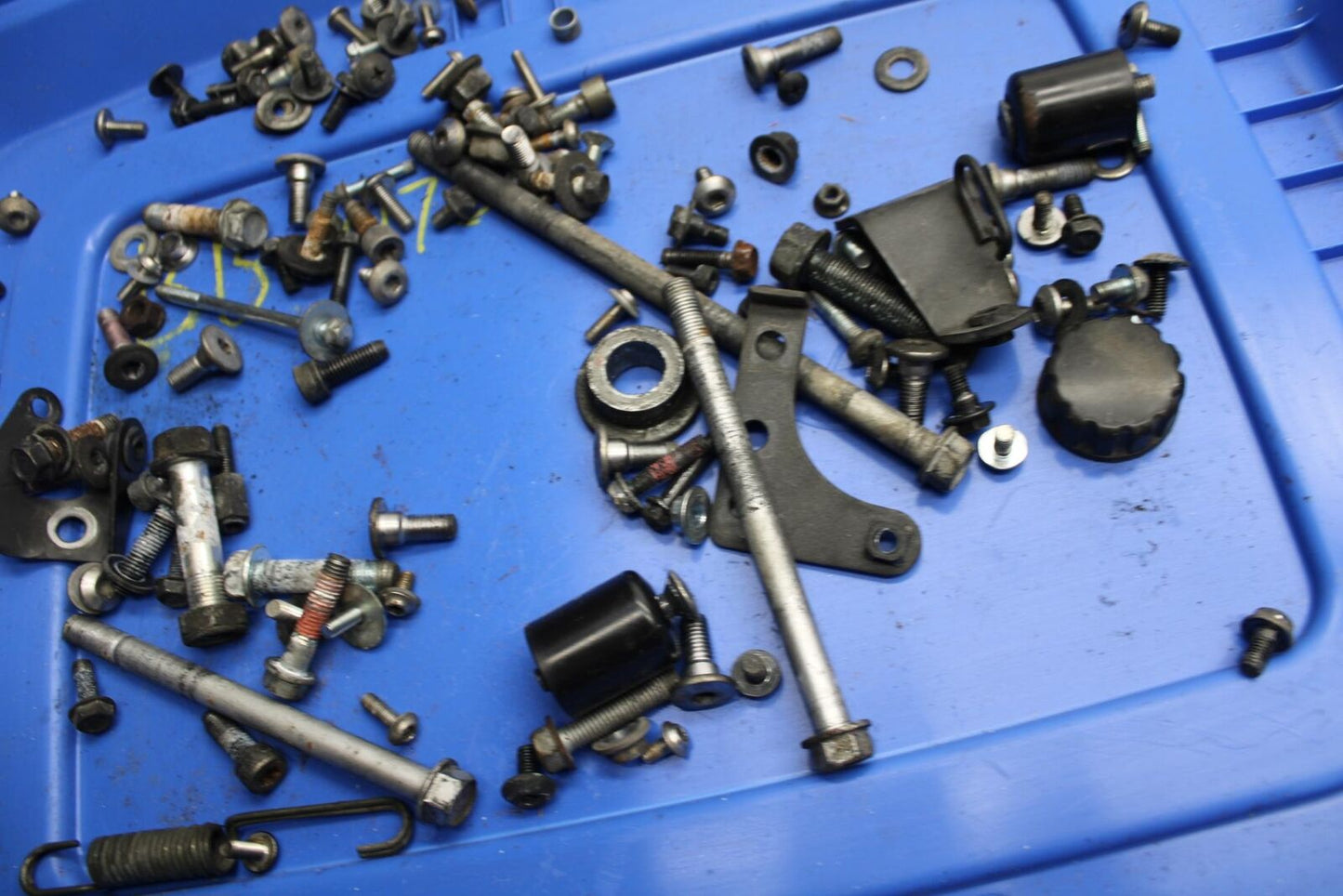 08-12 KAWASAKI NINJA 250R EX250J LEFTOVER MOUNTING BOLTS HARDWARE  SCREWS BB496