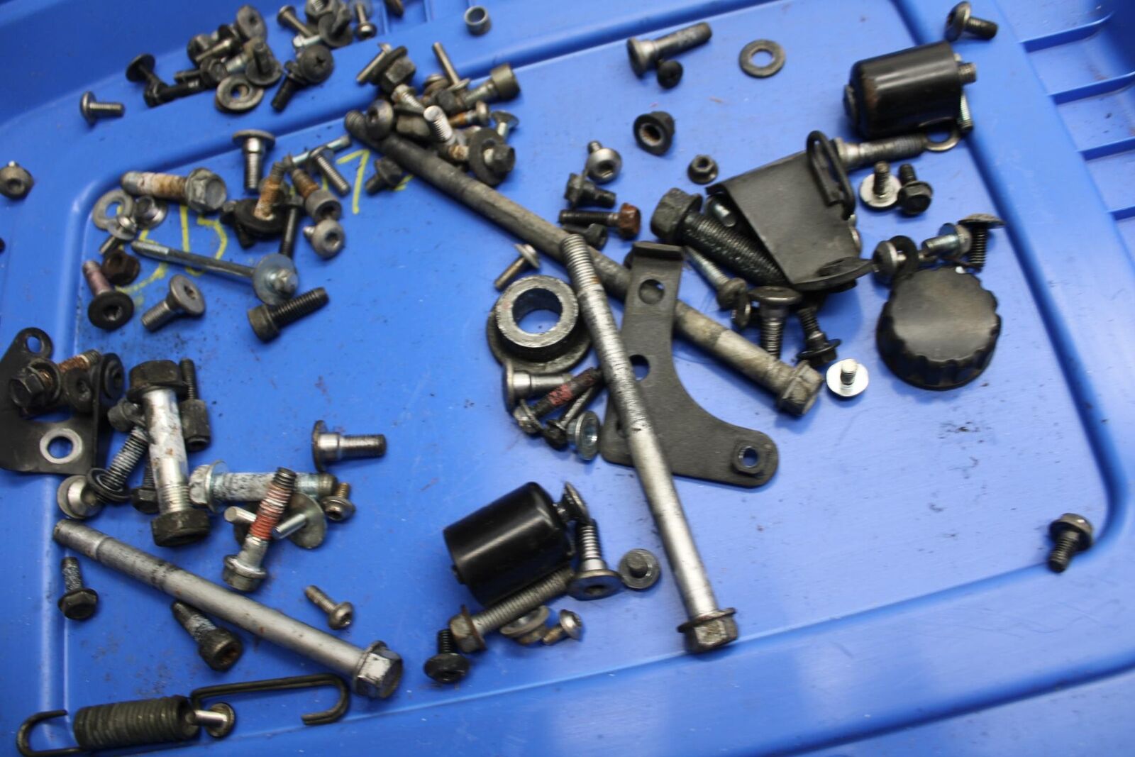 08-12 KAWASAKI NINJA 250R EX250J LEFTOVER MOUNTING BOLTS HARDWARE  SCREWS BB496