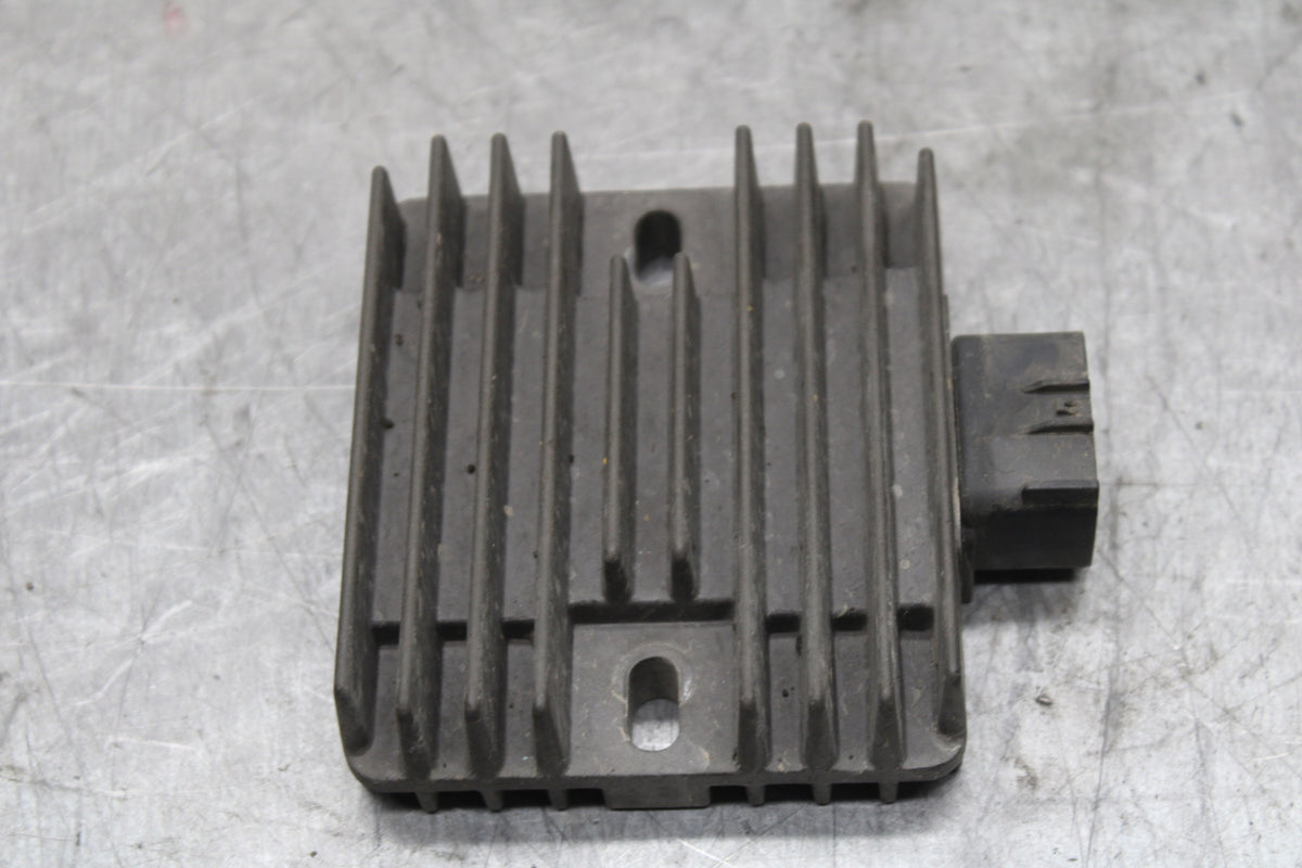 06 YAMAHA YZF R6 RECTIFIER VOLTAGE REGULATOR 4XY-81960-00-00 BB716