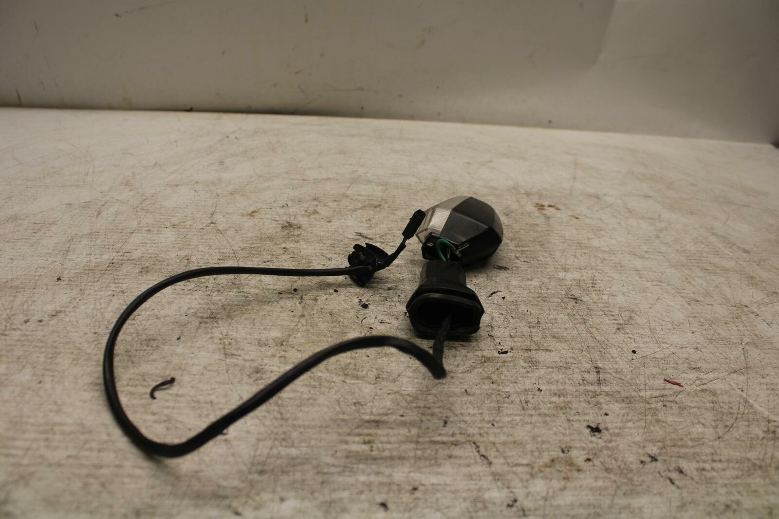 12-13 KAWASAKI EX300 NINJA RIGHT REAR BACK TURN SIGNAL LIGHT INDICATOR BB373