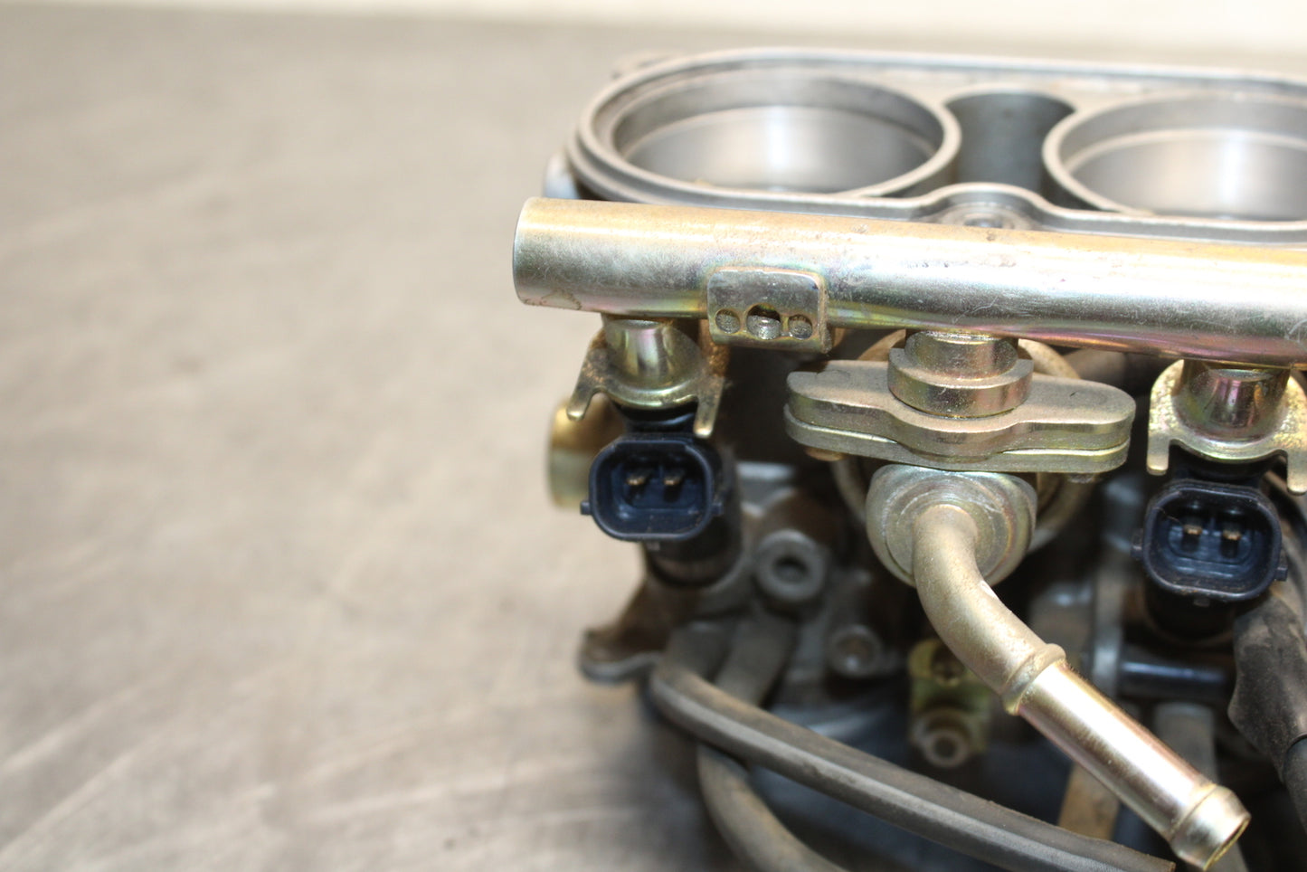 04-05 YAMAHA YZF R1 MAIN FUEL INJECTORS / THROTTLE BODIES BB131