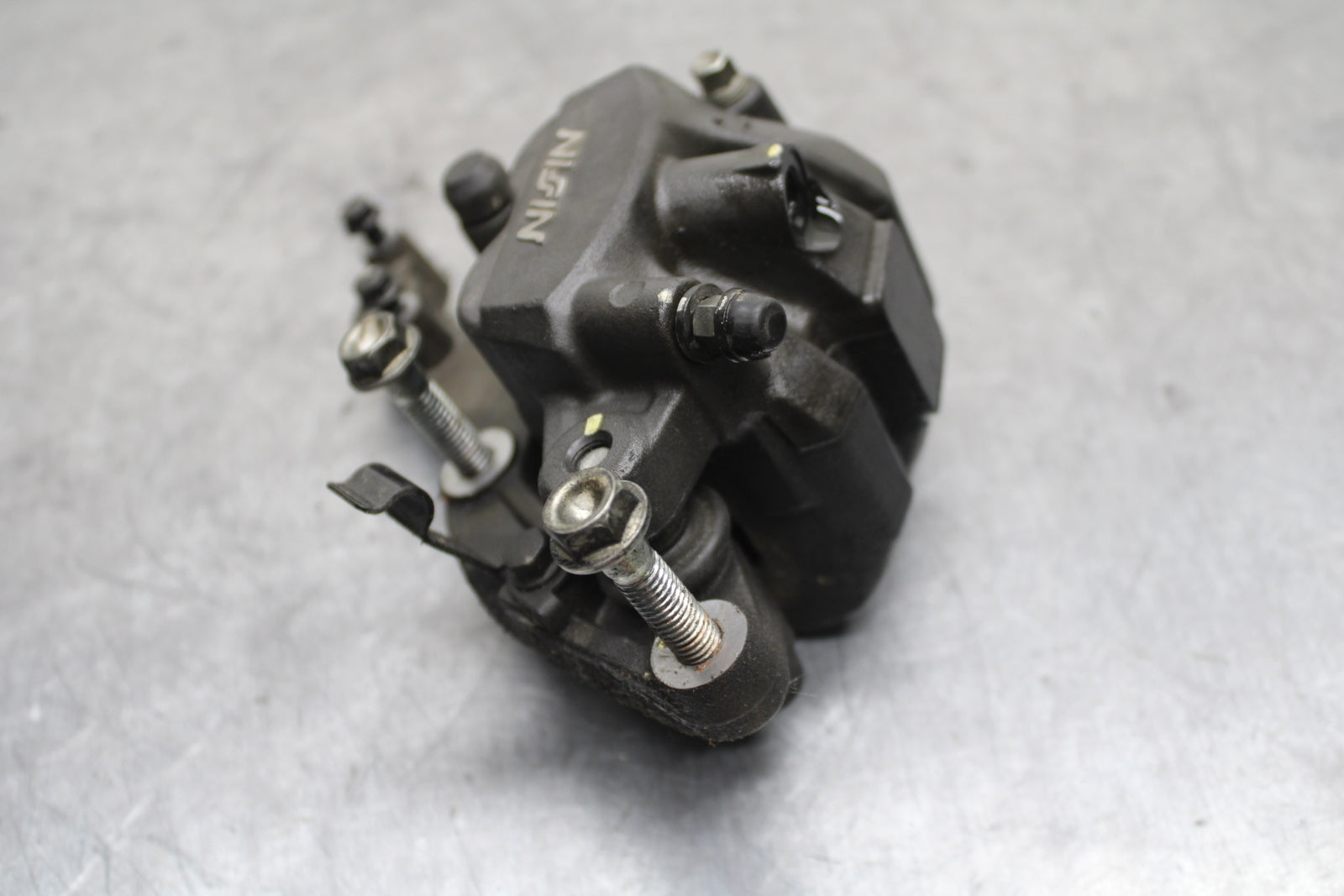 15-16 HONDA CB300F RIGHT FRONT BRAKE CALIPER BB740