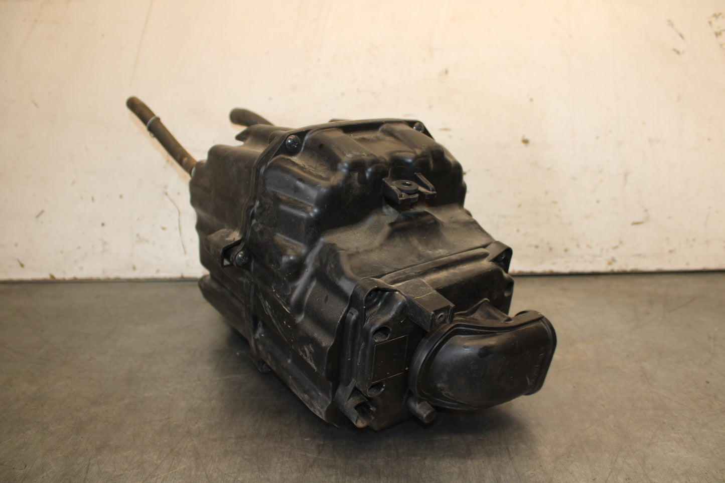 13-15 HONDA CBR500R AIRBOX AIR INTAKE FILTER BOX 17225-MGZ-D00 BB704