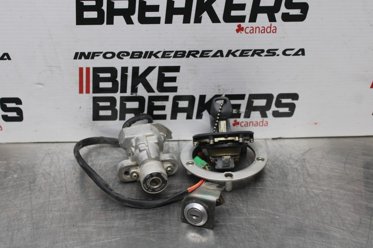 06 SUZUKI SV650S IGNITION LOCK KEY SET W/ GAS CAP AND SEAT LOCK BB783