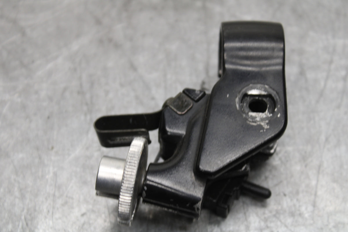 06 YAMAHA YZF R6 CLUTCH LEVER PERCH MOUNT BRACKET BB716
