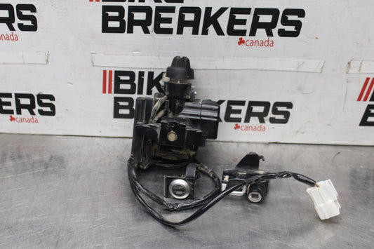 24-25 KAWASAKI NINJA 500 EX500J ABS IGNITION LOCK SEAT & HELMET LOCK BB934