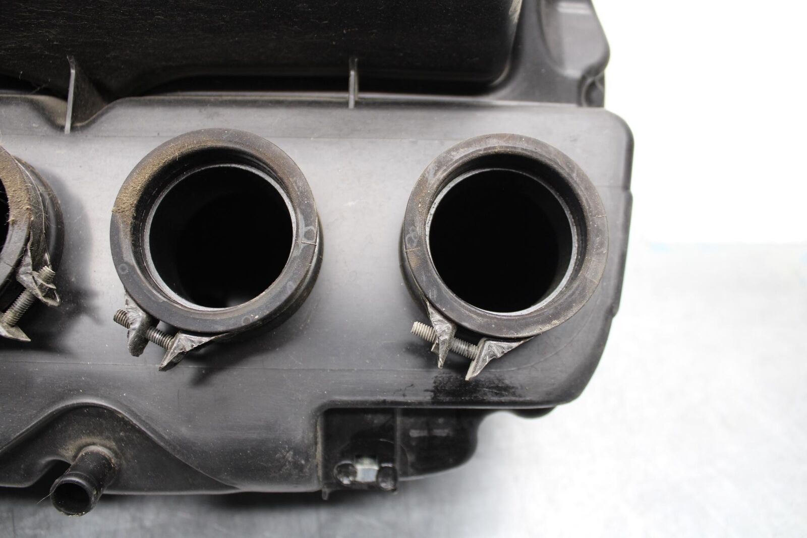 2001 Suzuki GSXR600 AIRBOX AIR INTAKE FILTER BOX 13700-39F00 BB59