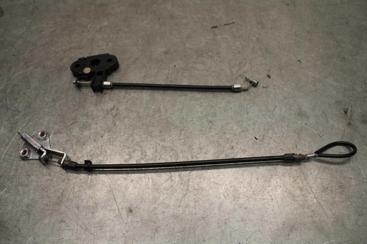 18-23 KAWASAKI NINJA 400 REAR & FRONT SEAT LATCH LOCK ASSEMBLY BB660