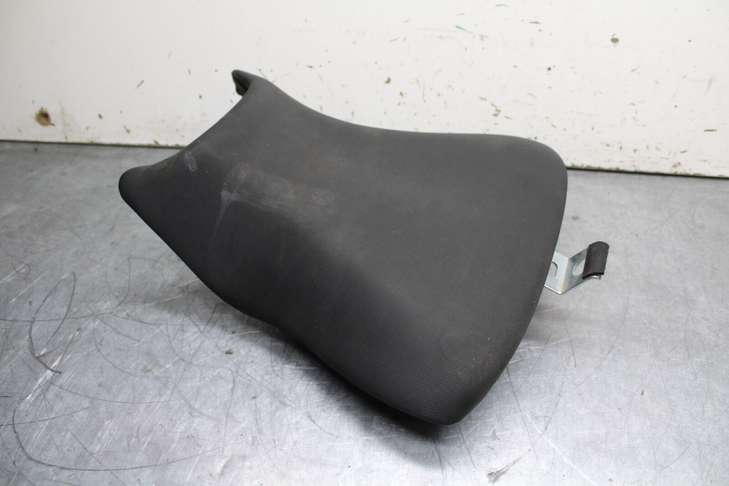 12-17 KAWASAKI ER-6N Z650 FRONT DRIVERS SEAT PAD SADDLE PILLION BB709