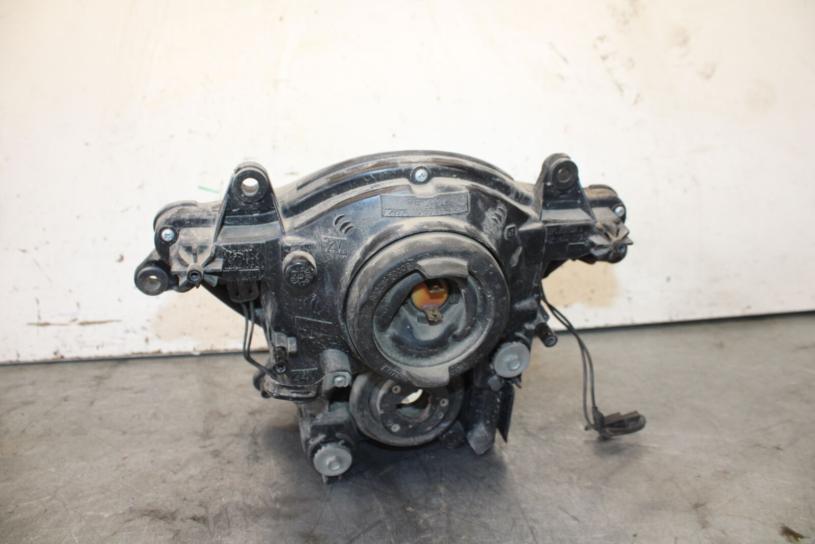 06-07 SUZUKI GSXR 600 FRONT HEADLIGHT HEAD LIGHT LAMP BB694