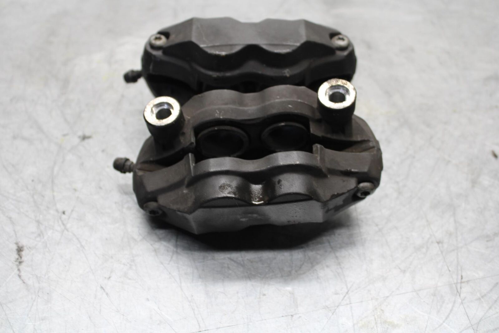 2006 Suzuki GSXR600 RIGHT LEFT FRONT BRAKE CALIPER SET PAIR CALIPERS  BB447