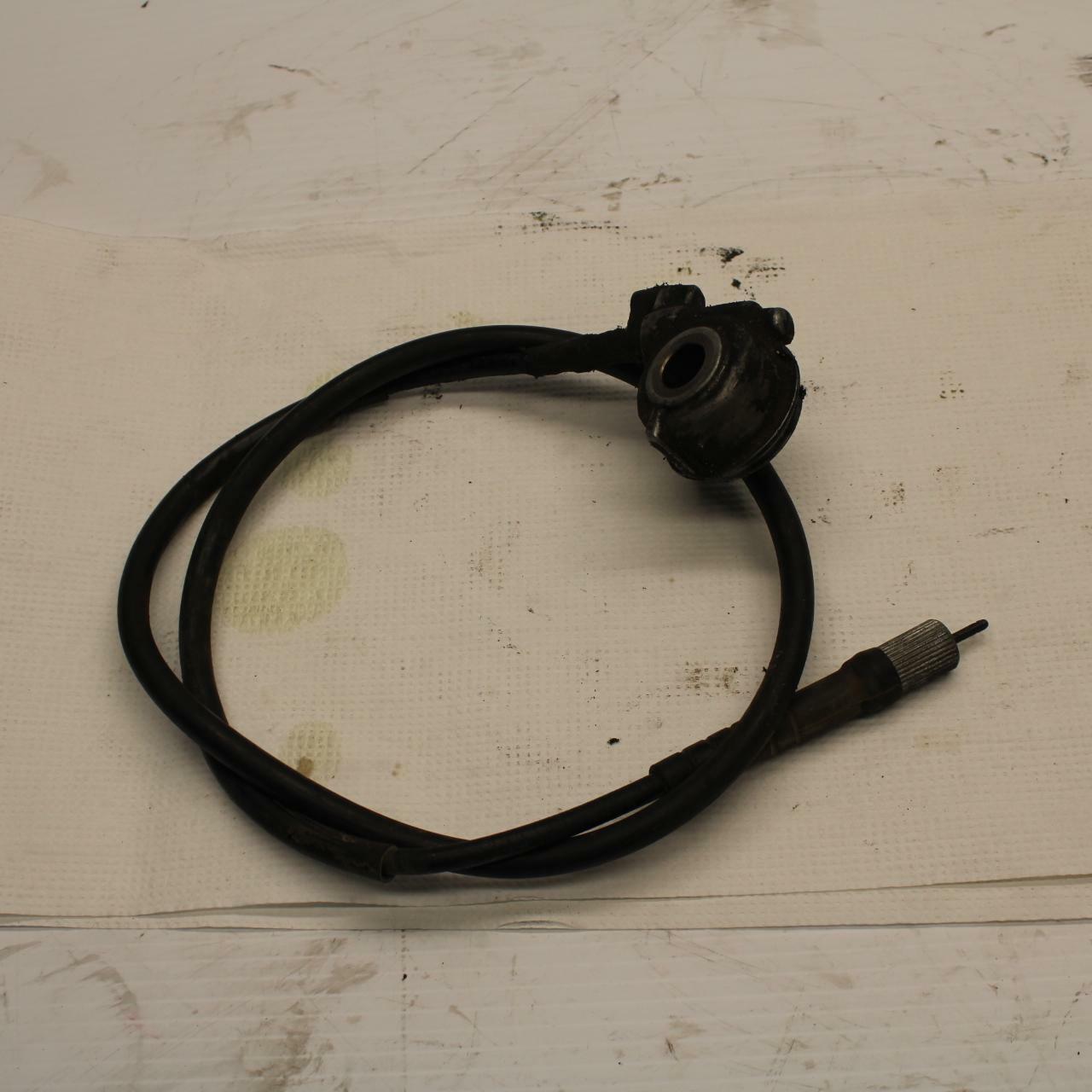 84-85 HONDA V30 MAGNA SPEEDOMETER DRIVE GEAR W CABLE BB251