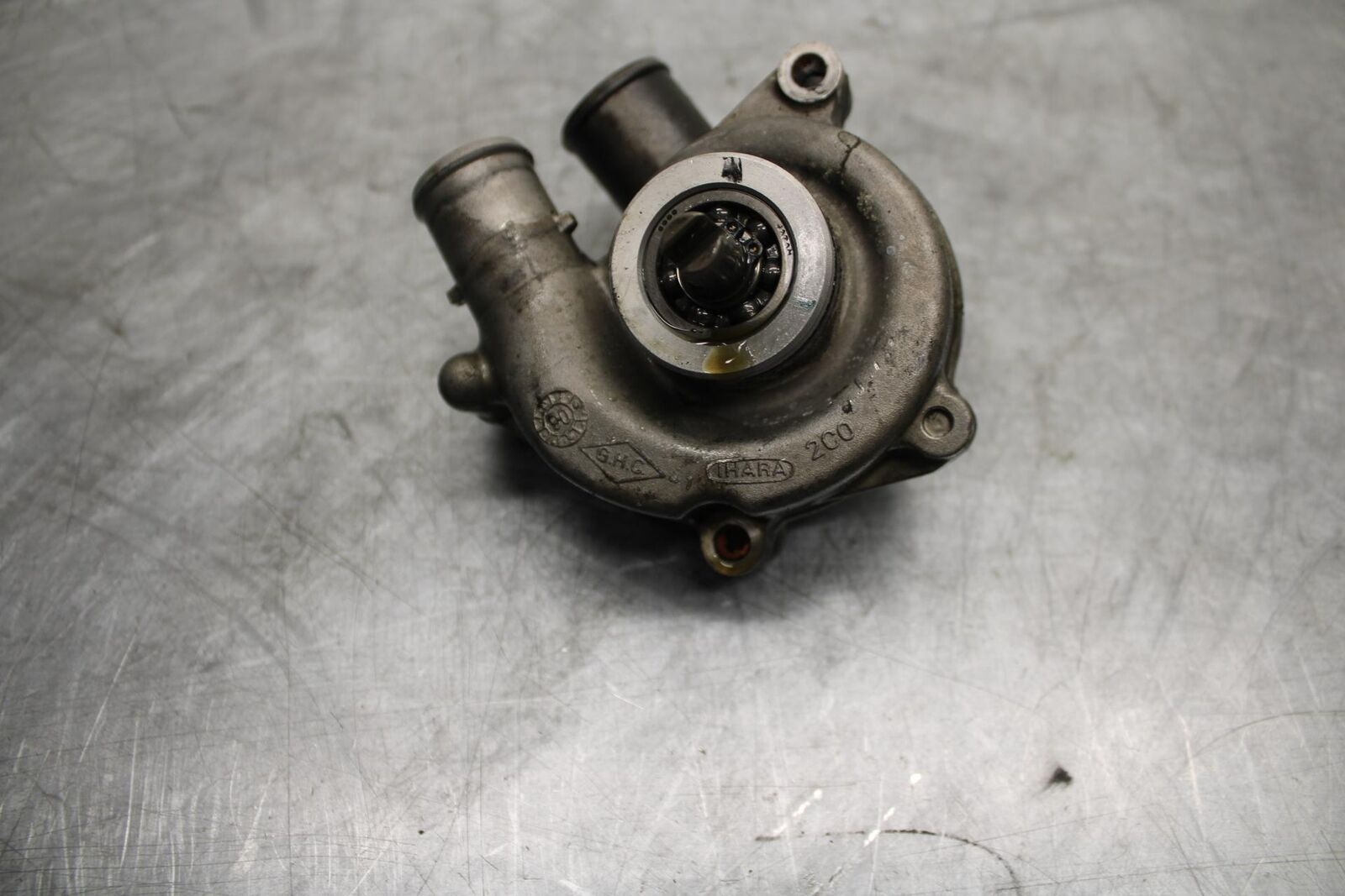 07 YAMAHA YZF R6 ENGINE WATER COOLANT PUMP  2C0-12420-00-00 BB495