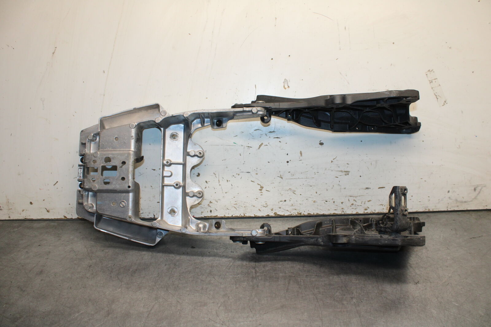 12-13 KAWASAKI Z1000 REAR SUBFRAME BACK SUB FRAME BB743