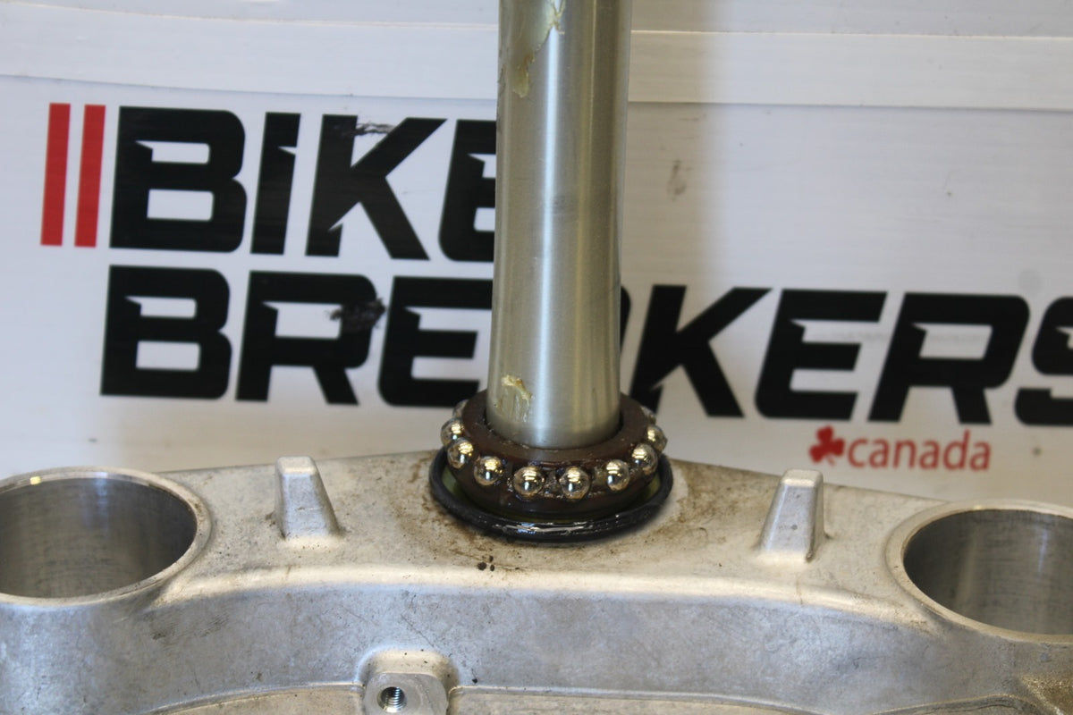 18 SUZUKI GSXR750 FRONT FORKS CLAMP LOWER TRIPLE TREE STEM BB891