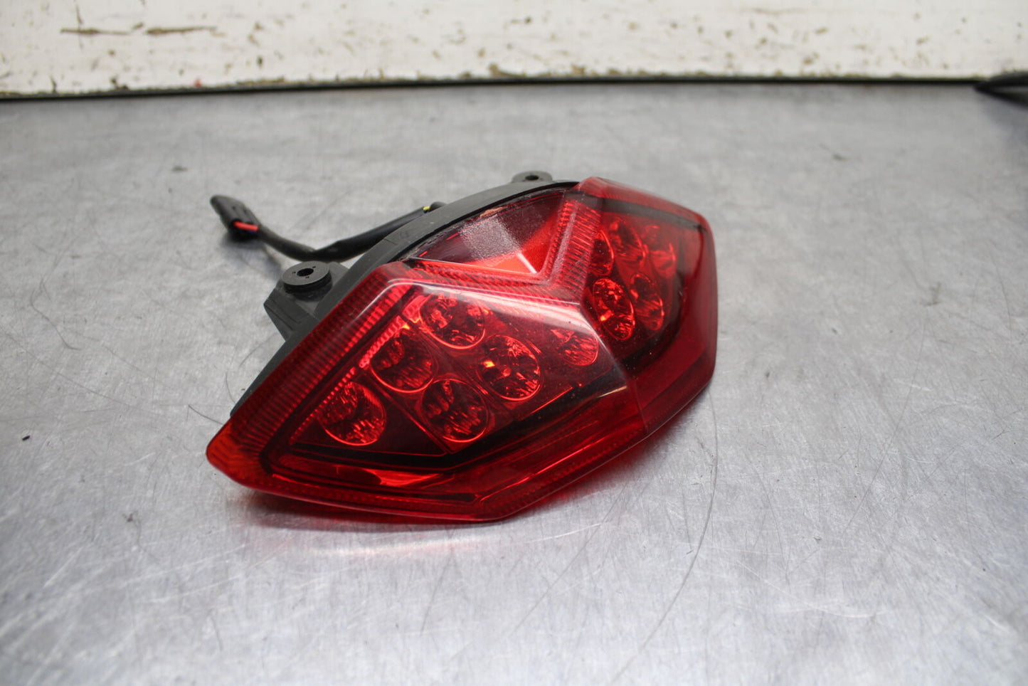 12-13 KAWASAKI Z1000 REAR TAIL TAILLIGHT BACK BRAKE LIGHT BB743