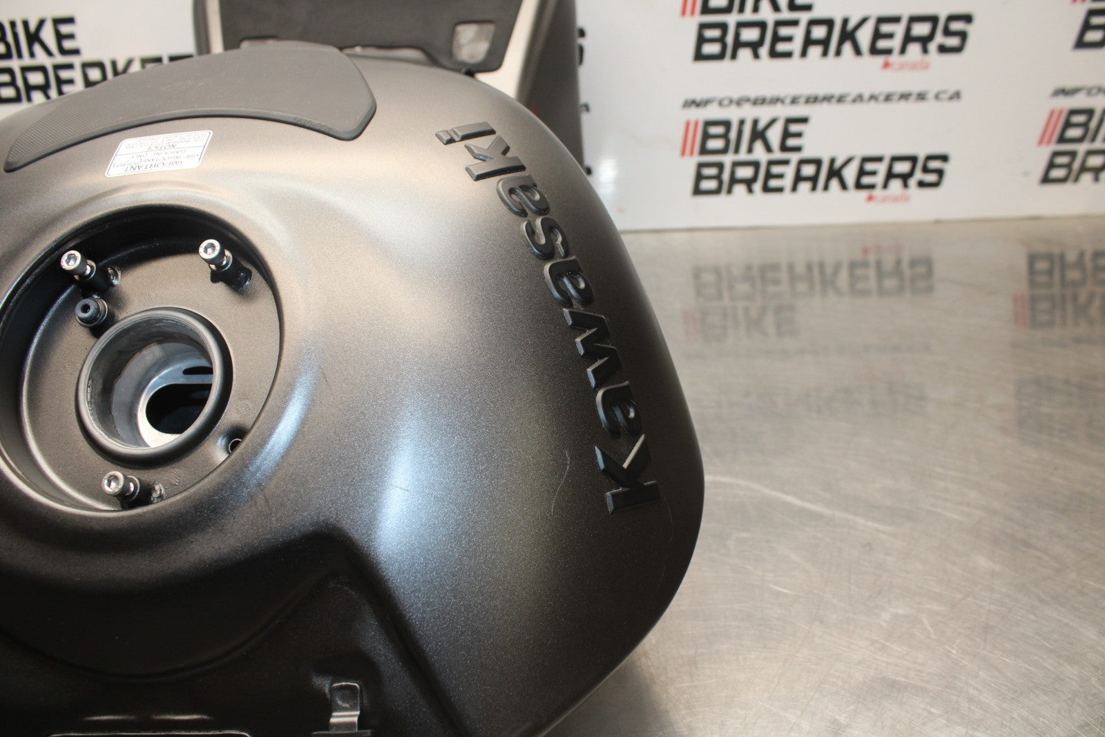 23-24 KAWASAKI NINJA ZX14R NEW!! GAS TANK FUEL CELL PETROL RESERVOIR BB764