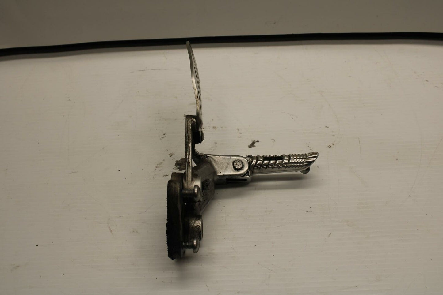 06-07 SUZUKI GSXR600 LEFT REARSET REAR SET DRIVER FOOT PEG REST STOP BB243