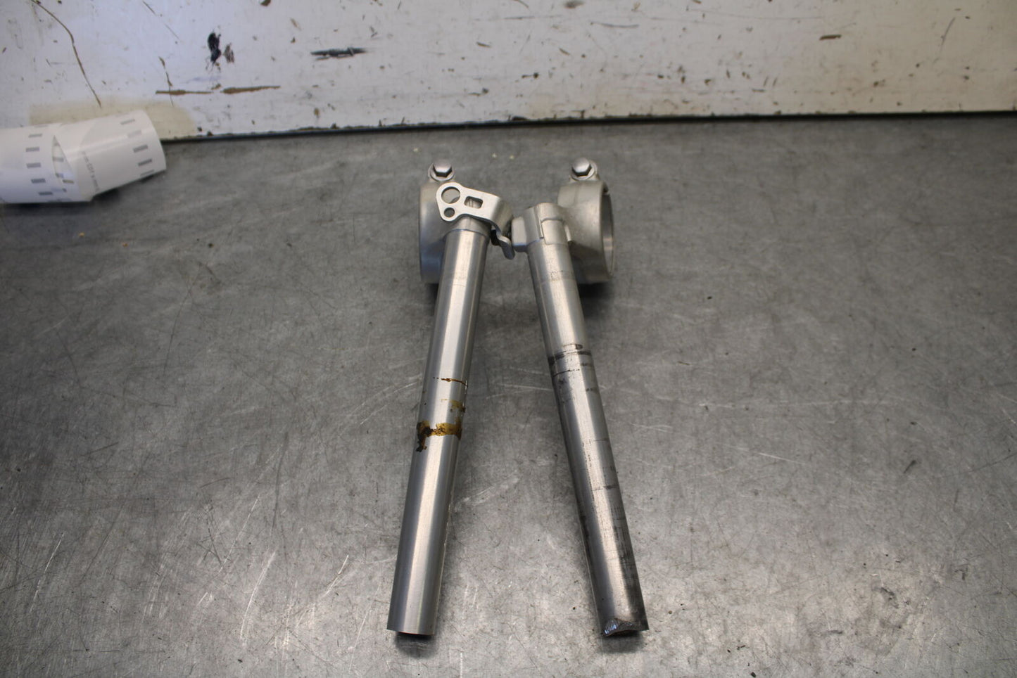 05-06 SUZUKI GSXR1000 LEFT RIGHT CLIP ON HANDLEBARS PAIR SET 56111-41G00 BB663