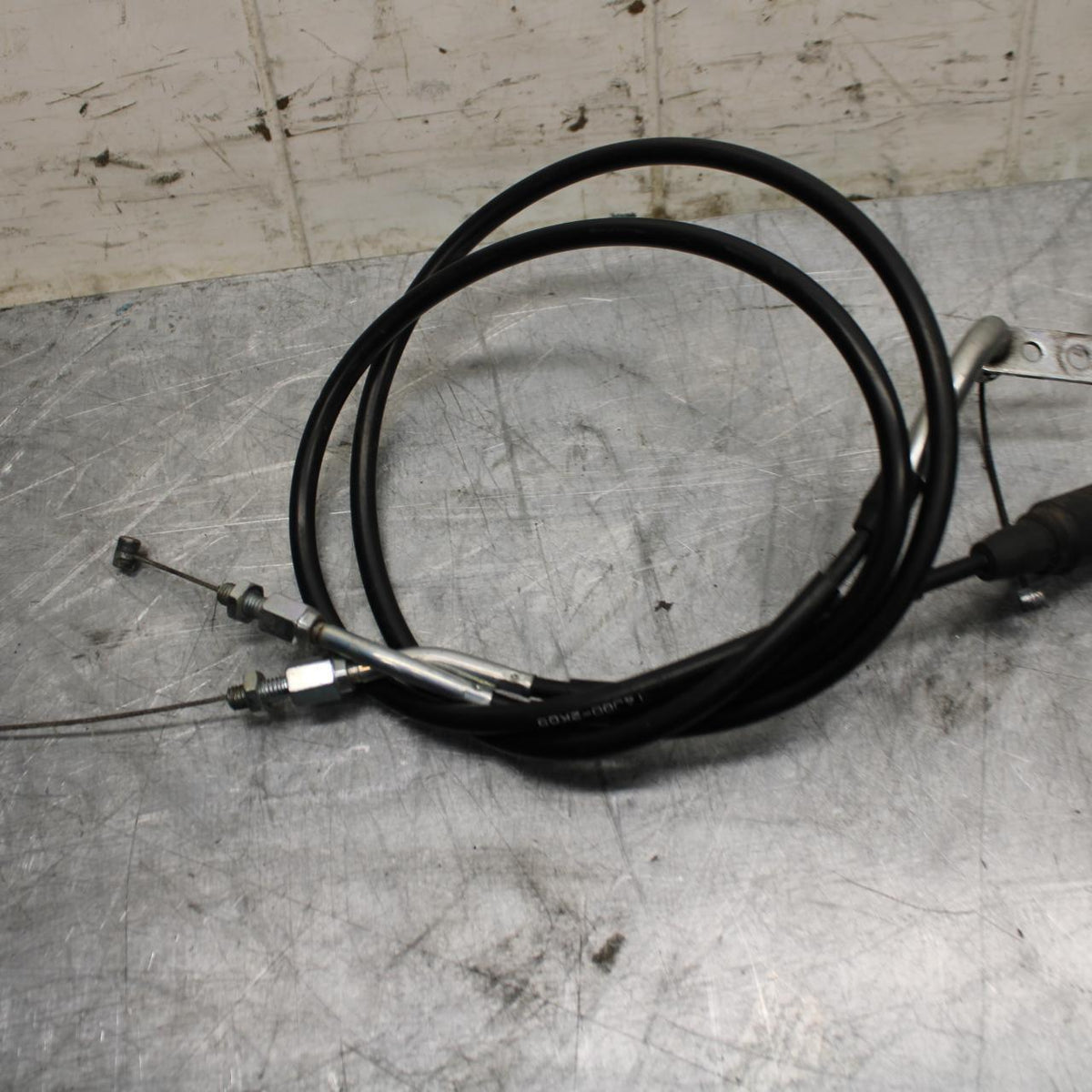 13 SUZUKI GSXR750 THROTTLE CABLES LINES BB474