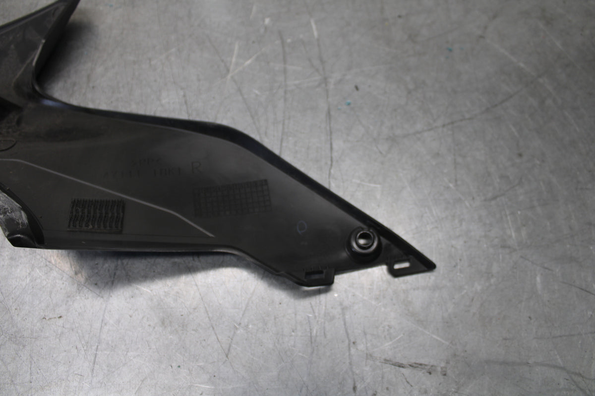 17-24 SUZUKI SV650 RIGHT GAS TANK FUEL CELL PANEL COVER TRIM COWL  BB706