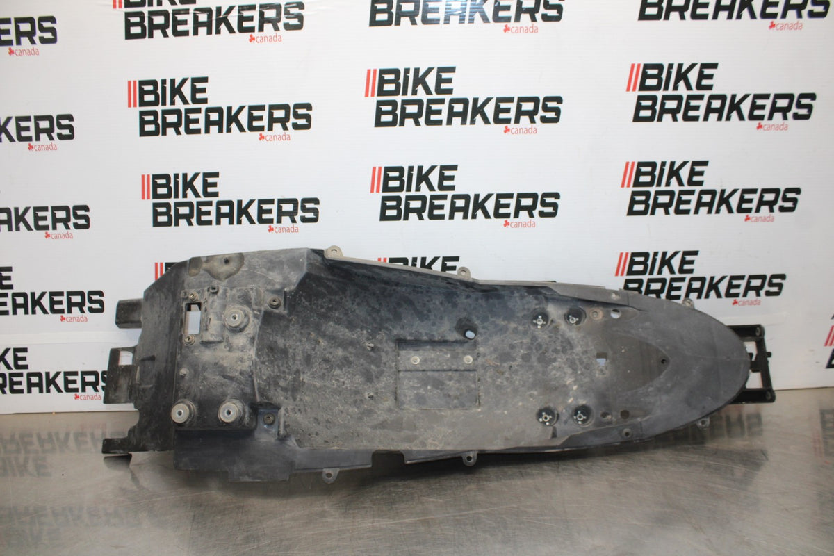 09 KAWASAKI CONCOURS 14 ZG1400B REAR TAIL UNDERTAIL FAIRING COWL FENDER  BB875