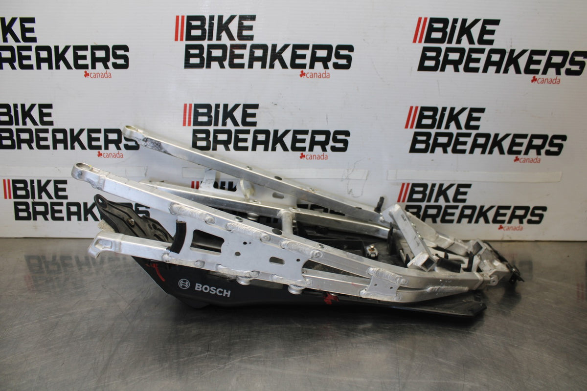 16 APRILIA TUONO V4 1100 REAR SUBFRAME BACK SUB FRAME BB905