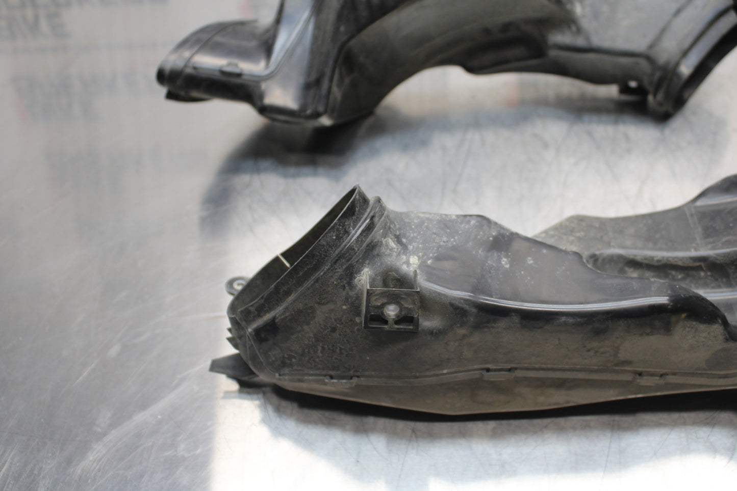 11 SUZUKI GSXR1000 RIGHT LEFT AIR INTAKE DUCTS BB142