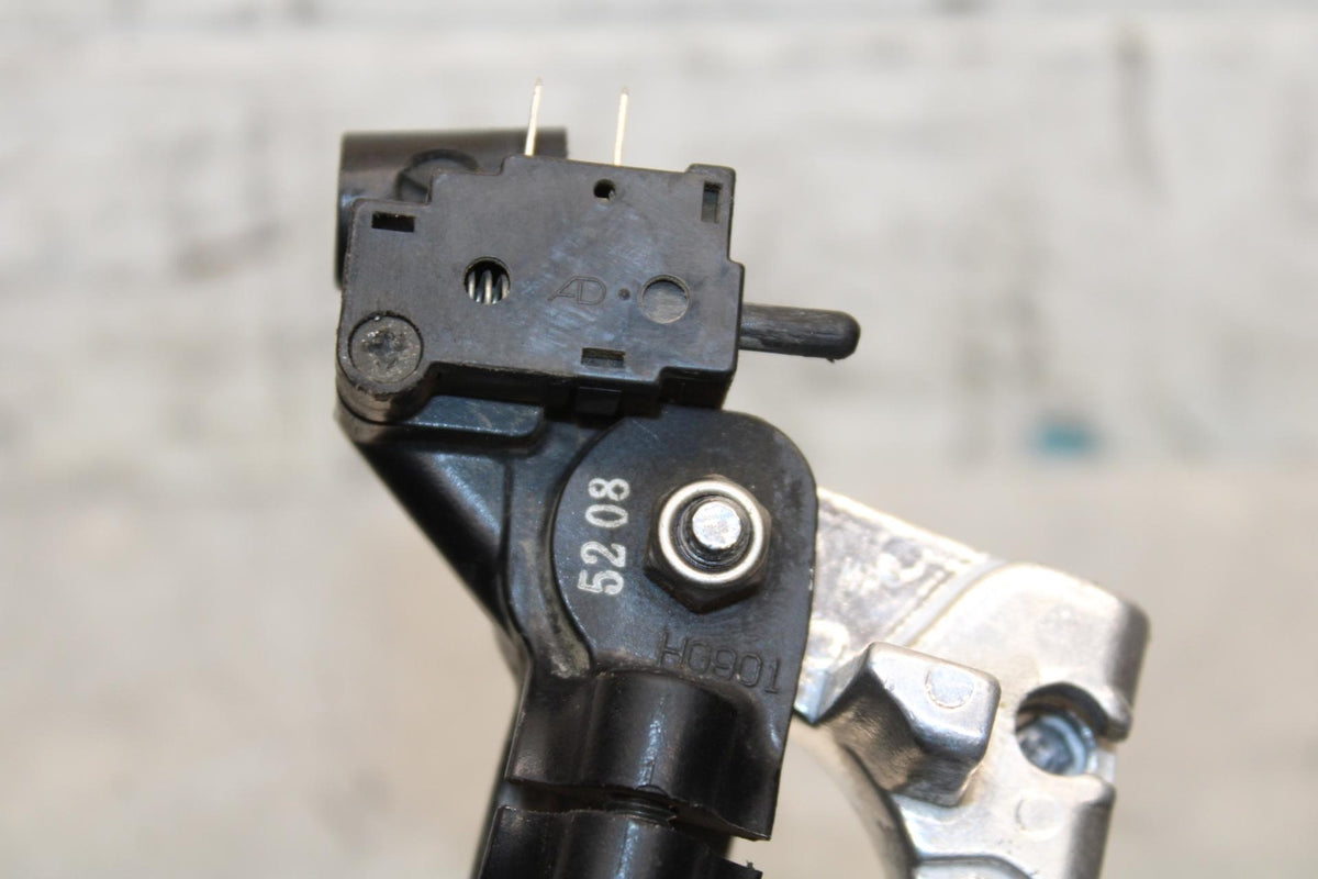 2005 Honda CBR600RR CLUTCH LEVER PERCH MOUNT BRACKET BB564