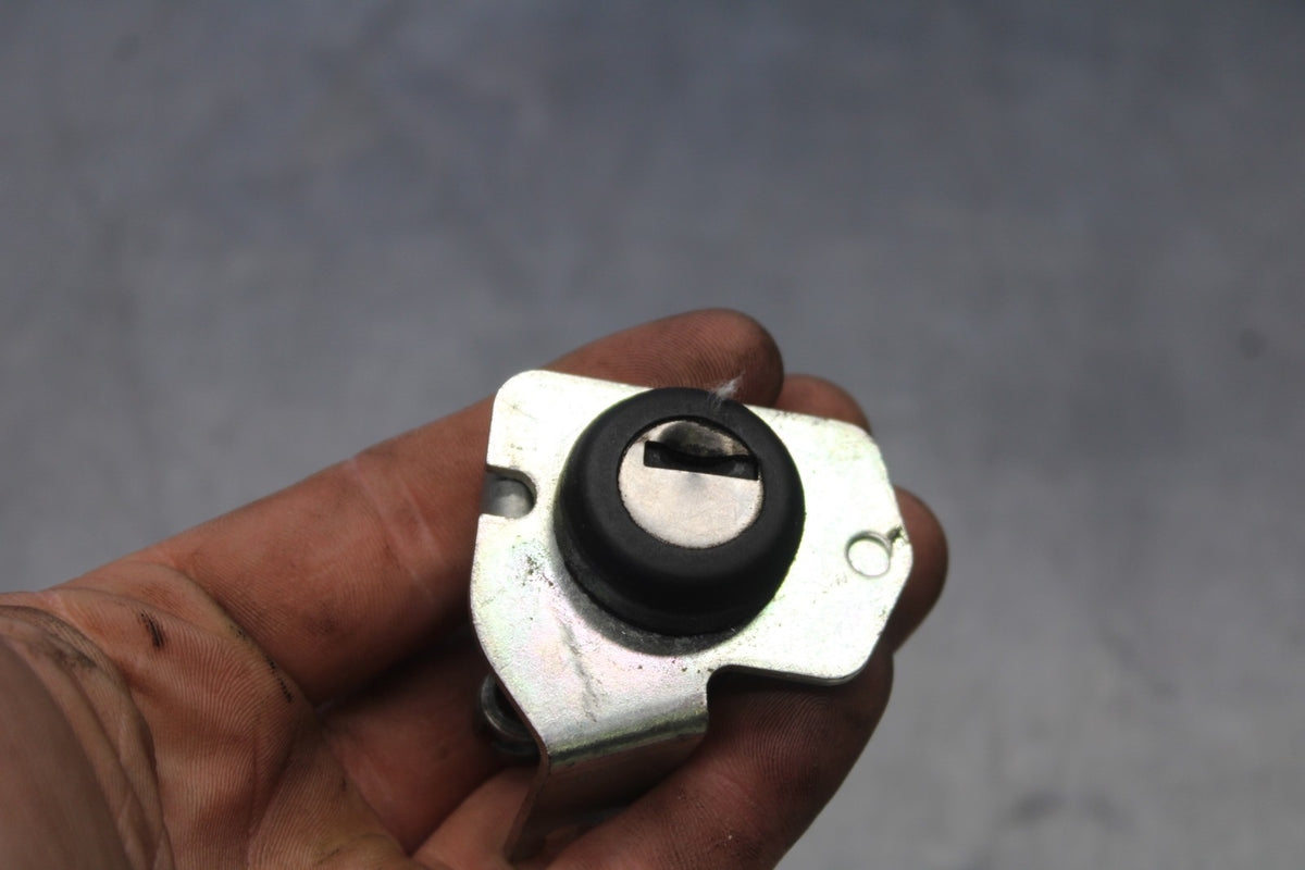 20-23 APRILIA RS660 IGNITION LOCK GAUGE SEAT LOCK BB889
