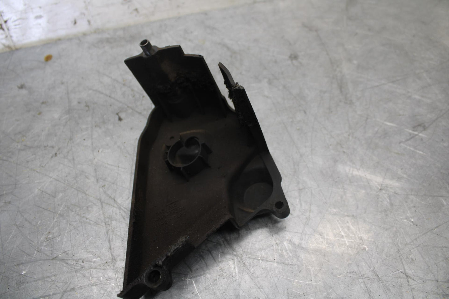 1998 Suzuki TL1000S ENGINE SPROCKET COVER BB508