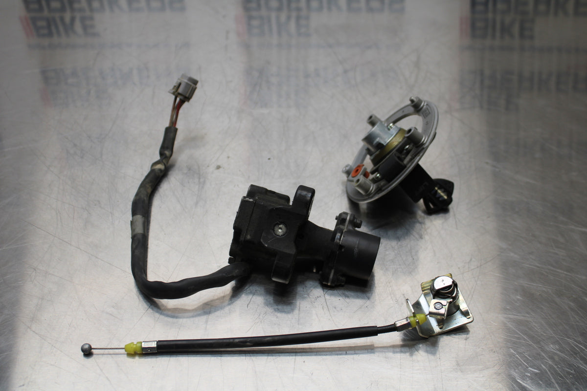11 SUZUKI GSXR1000 IGNITION LOCK KEY SET W/ GAS CAP AND SEAT LOCK BB142