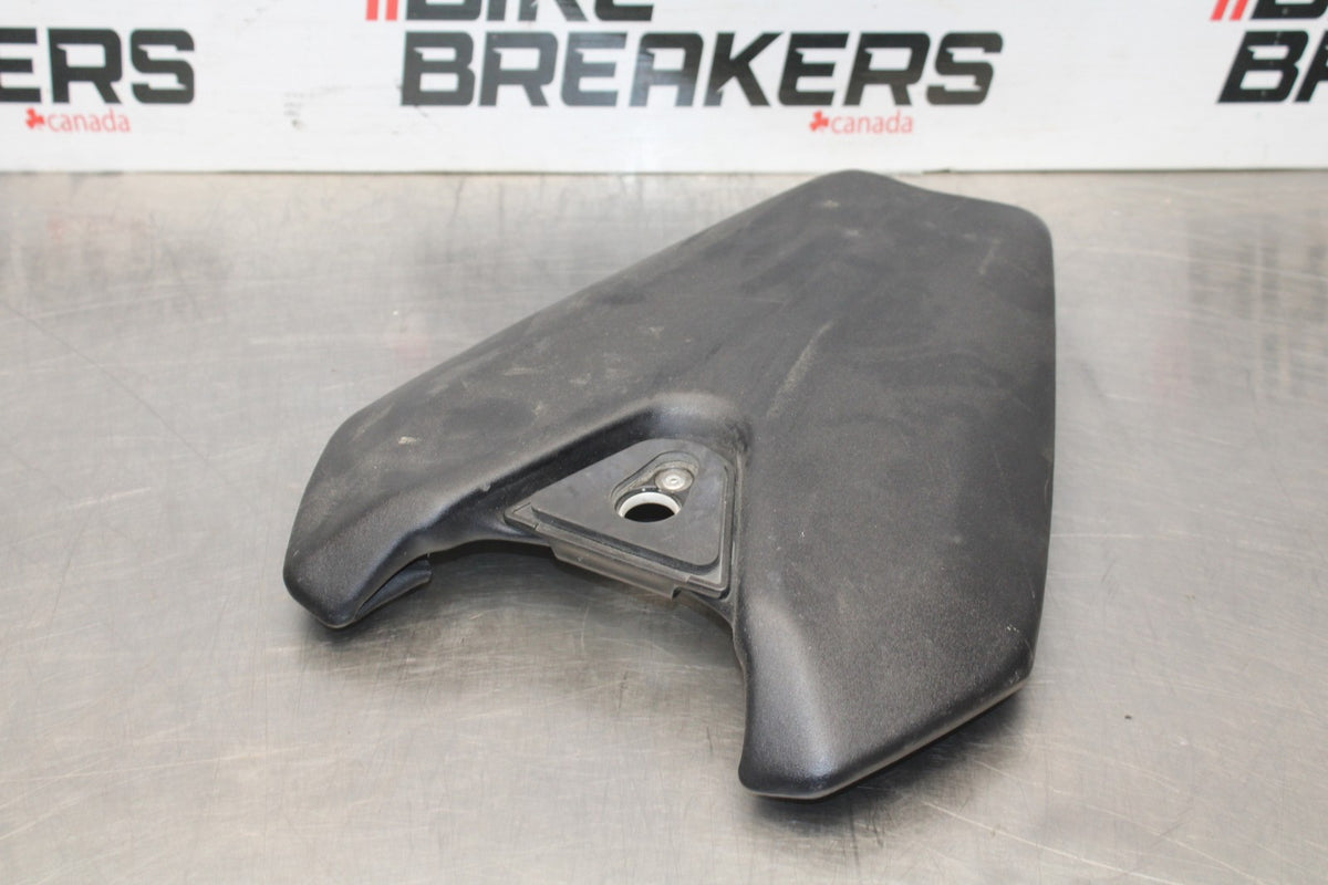 14-15 KAWASAKI Z1000 REAR BACK PASSENGER TANDEM SEAT PAD SADDLE PILLION BB743