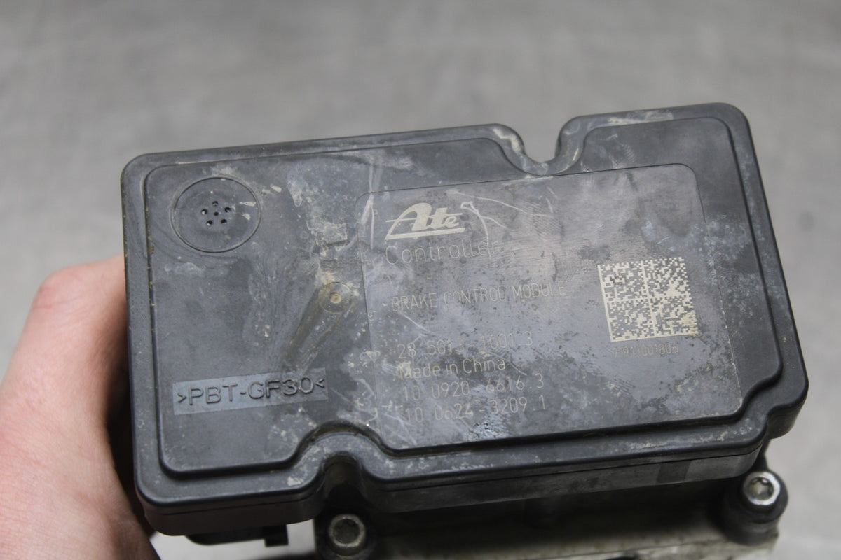 19 MOTO GUZZI V7 III ABS PUMP UNIT MODULE BB831