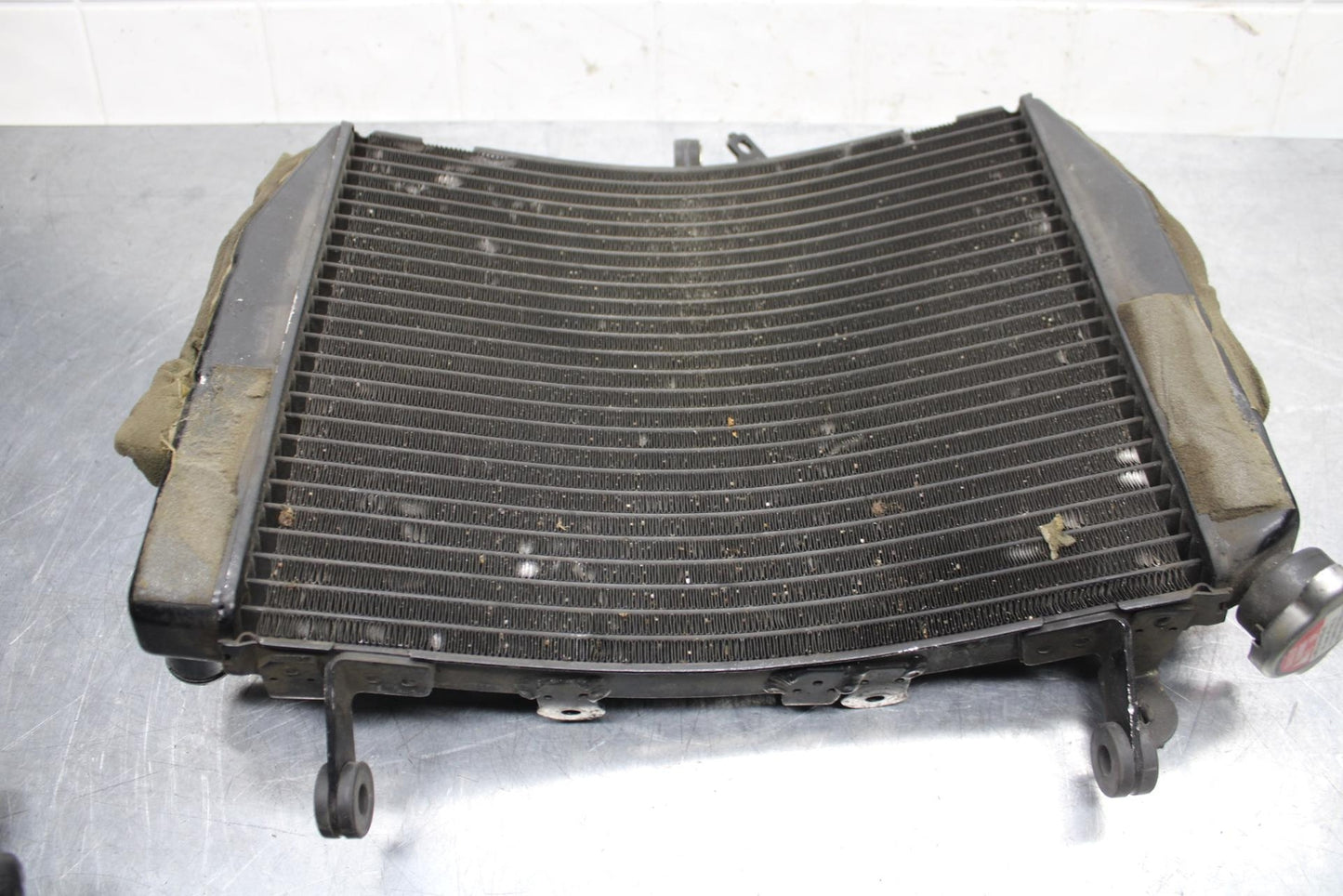 2007 Yamaha YZF R6S ENGINE RADIATOR MOTOR COOLER COOLING  BB594