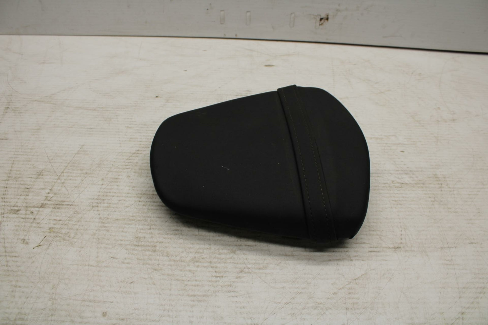 11-17 SUZUKI GSXR750 REAR BACK PASSENGER TANDEM SEAT PAD SADDLE PILLION BB306