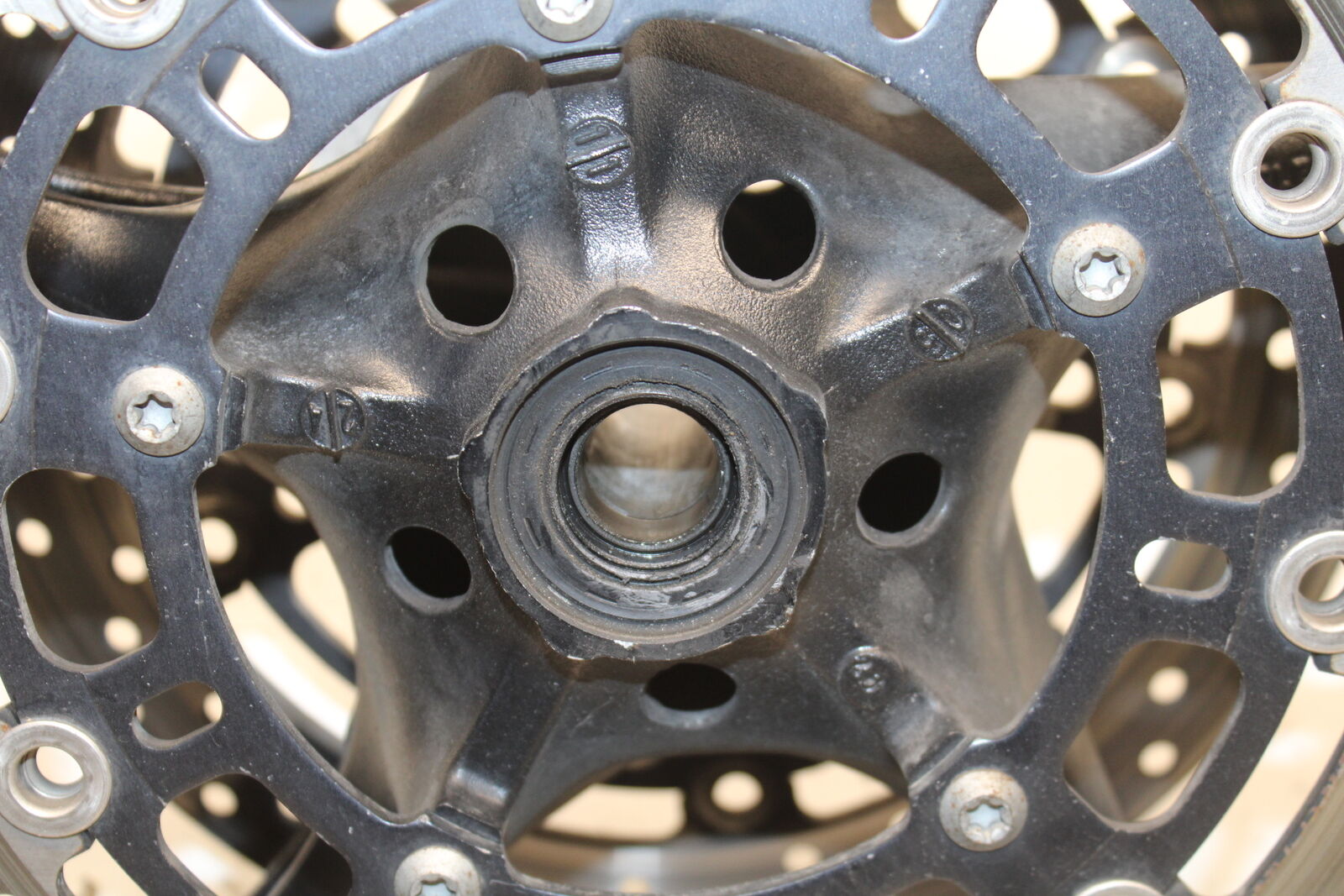 06 YAMAHA YZF R6 FRONT WHEEL FRONT RIM BB716