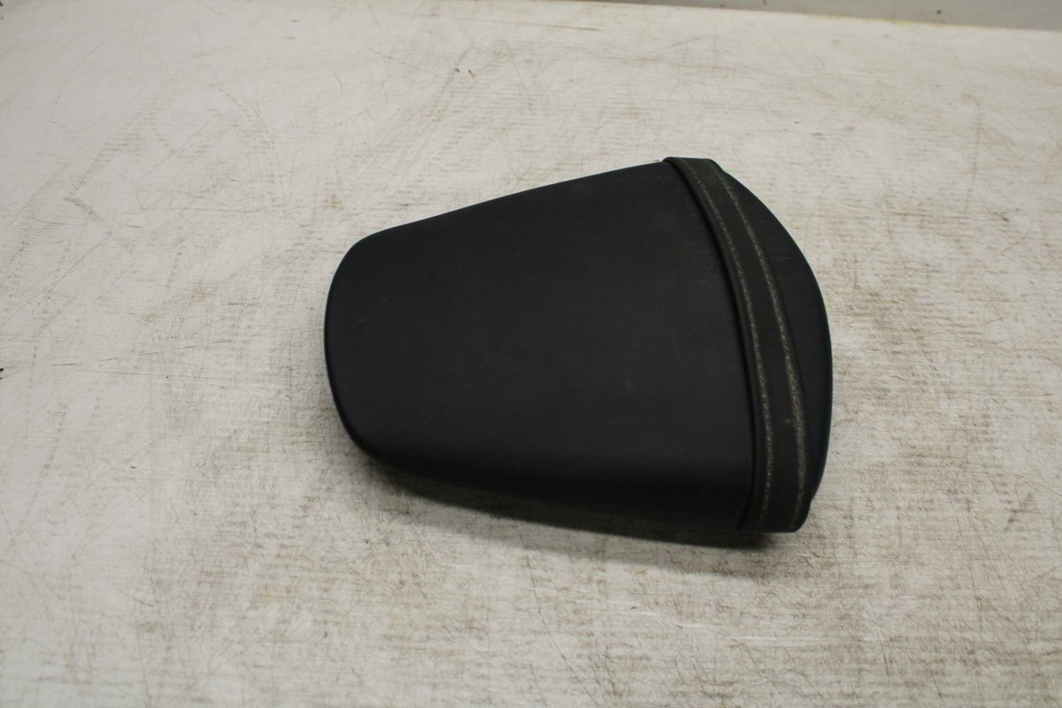 11-19 SUZUKI GSXR600 REAR BACK PASSENGER TANDEM SEAT PAD SADDLE PILLION BB371