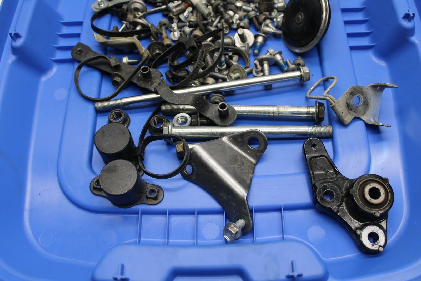 13-16 SUZUKI BANDIT 1250S ABS ENGINE MOUNTING BOLTS HARDWARE MOTOR SCREWS BB238