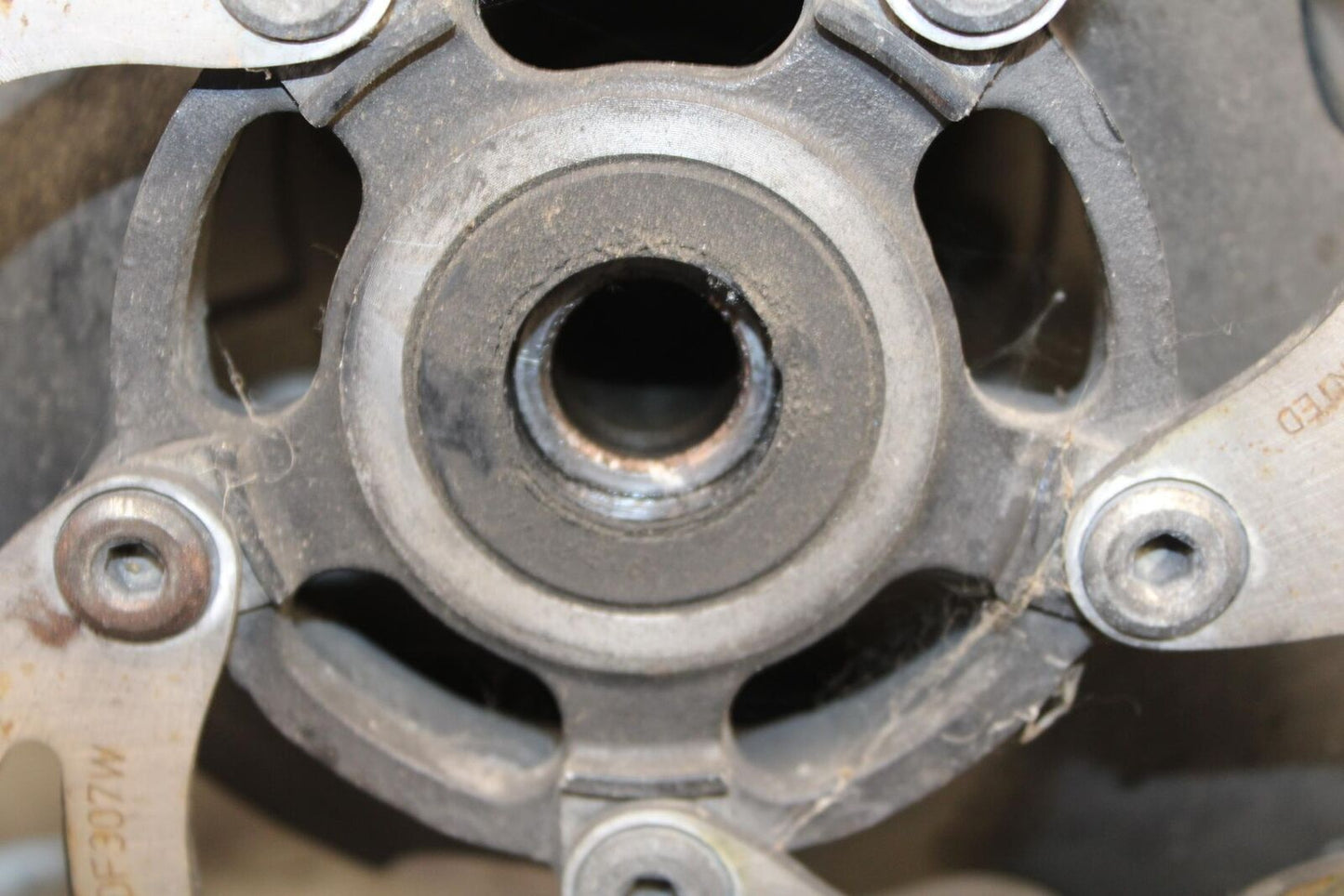 1997 Suzuki Bandit 1200 GSF1200S REAR ROTOR AND REAR WHEEL BRAKE DISC BB559