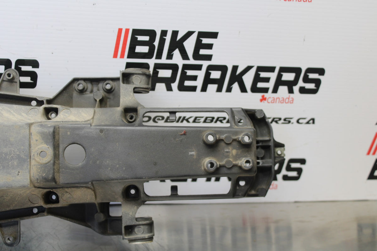 04-05 YAMAHA YZF R1 REAR SUBFRAME BACK SUB FRAME  BB173