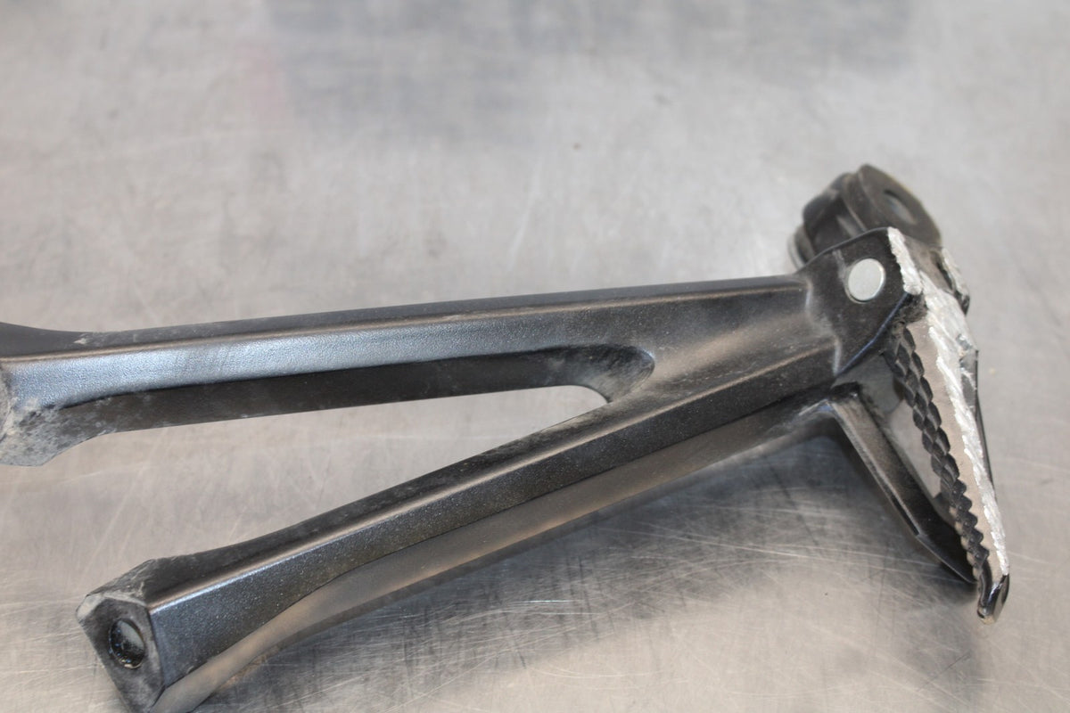18 SUZUKI GSXR750 RIGHT REAR BACK PASSENGER PEG BB891