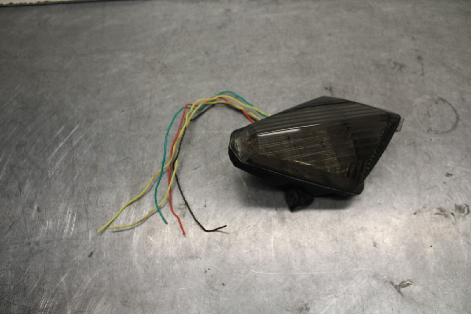 07-08 YAMAHA YZF R1 AFTERMARKET REAR TAIL TAILLIGHT BACK BRAKE LIGHT BB675