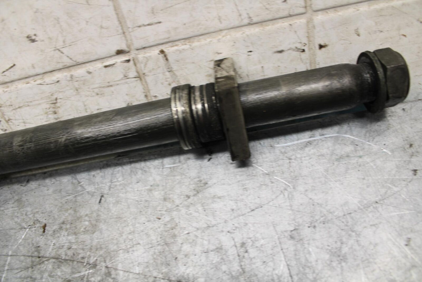 2002 Yamaha YZF R6 REAR AXLE  WHEEL RIM PIVOT BOLT AXEL 4XV-25381-00-00 BB545