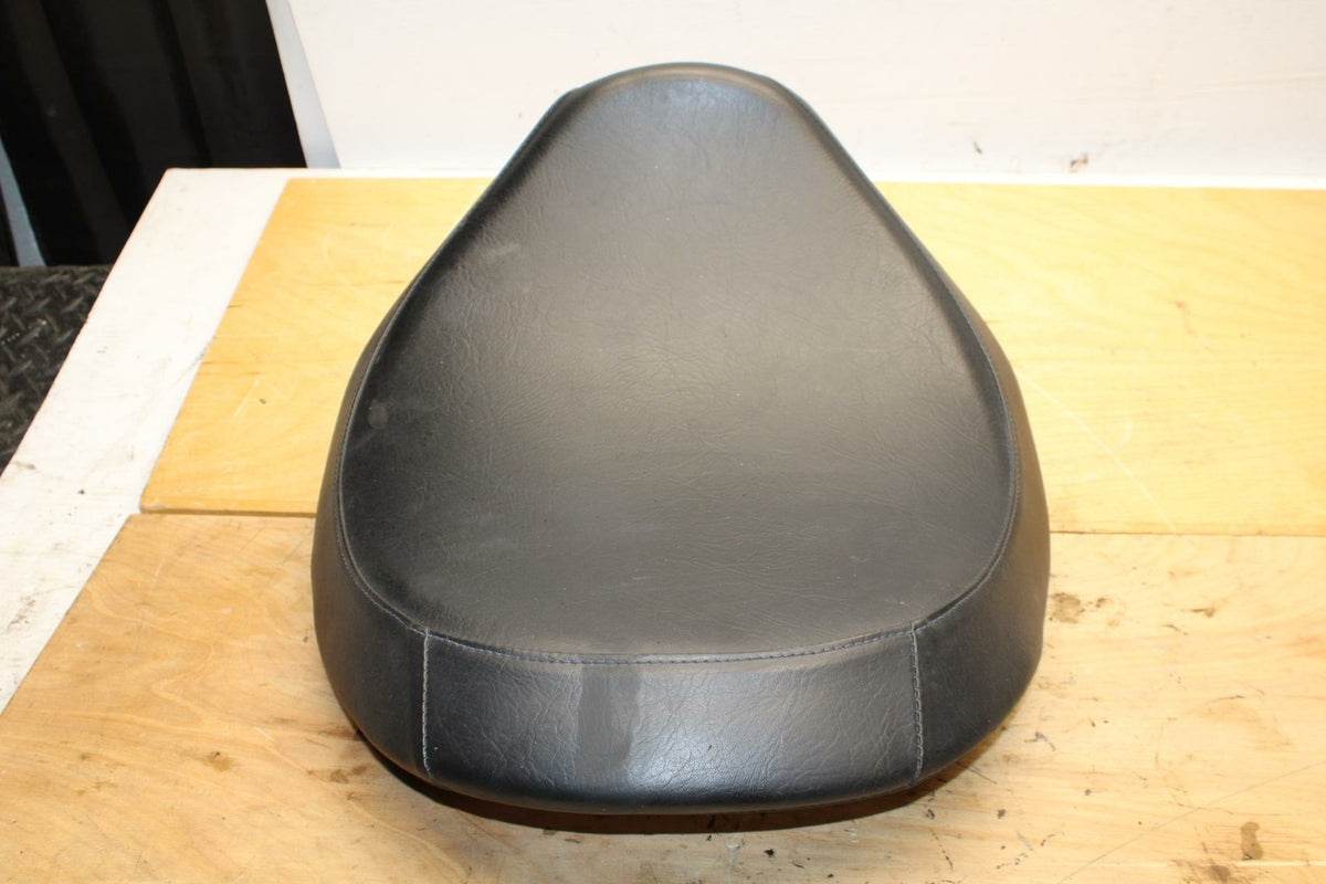 09-10 SUZUKI BOULEVARD M109R FRONT DRIVERS SEAT PAD SADDLE  BB318