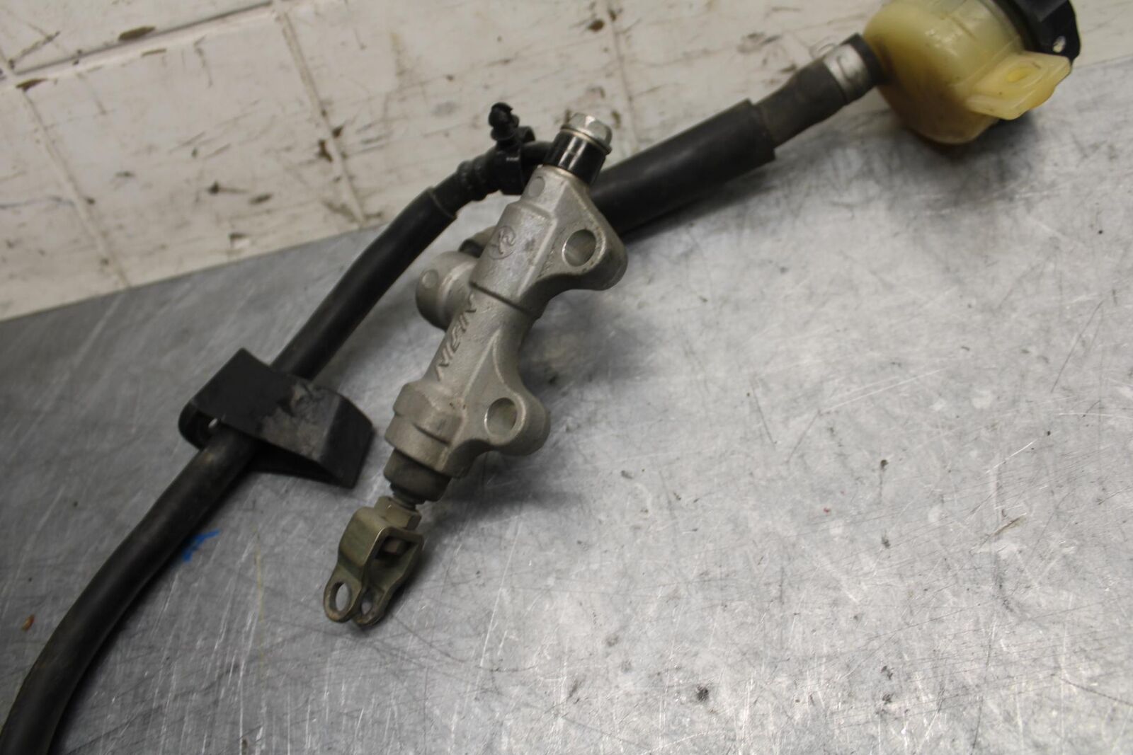 2004 Kawasaki Ninja ZX6RR ZX600M REAR BRAKE MASTER CYLINDER W RESERVOIR BB43